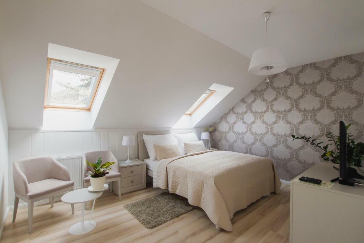 Penzión Kúria Nové Mesto nad Váhom Exterior foto