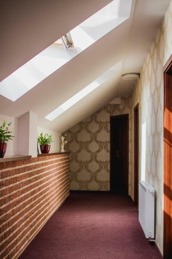 Penzión Kúria Nové Mesto nad Váhom Exterior foto