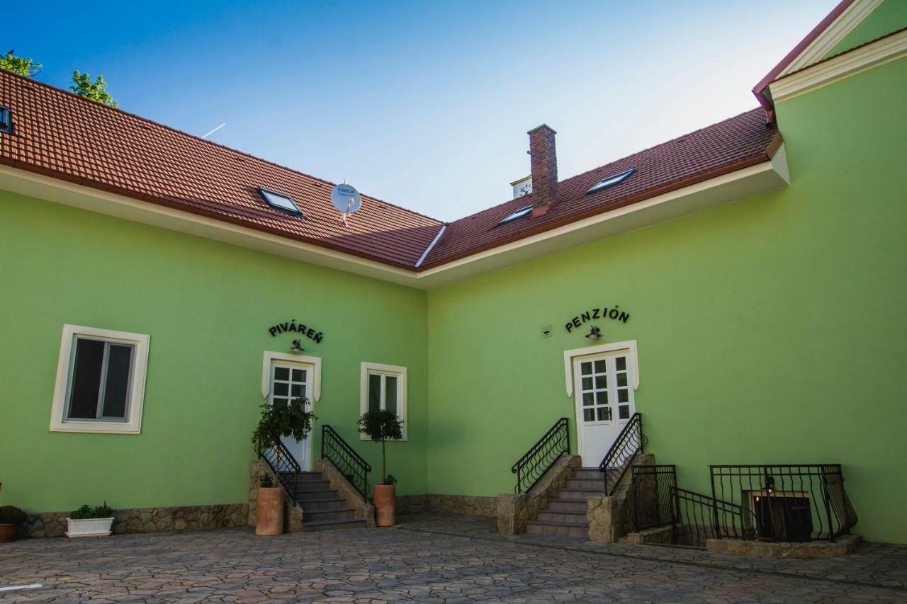Penzión Kúria Nové Mesto nad Váhom Exterior foto